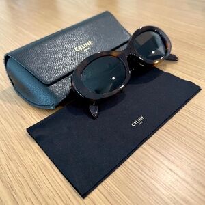 Celine Triomphe Acétate Tortoise Sunglasses CL40194U